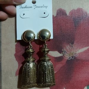 3/$35 Gold earrings